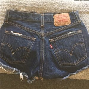 High waisted Levi’s shorts